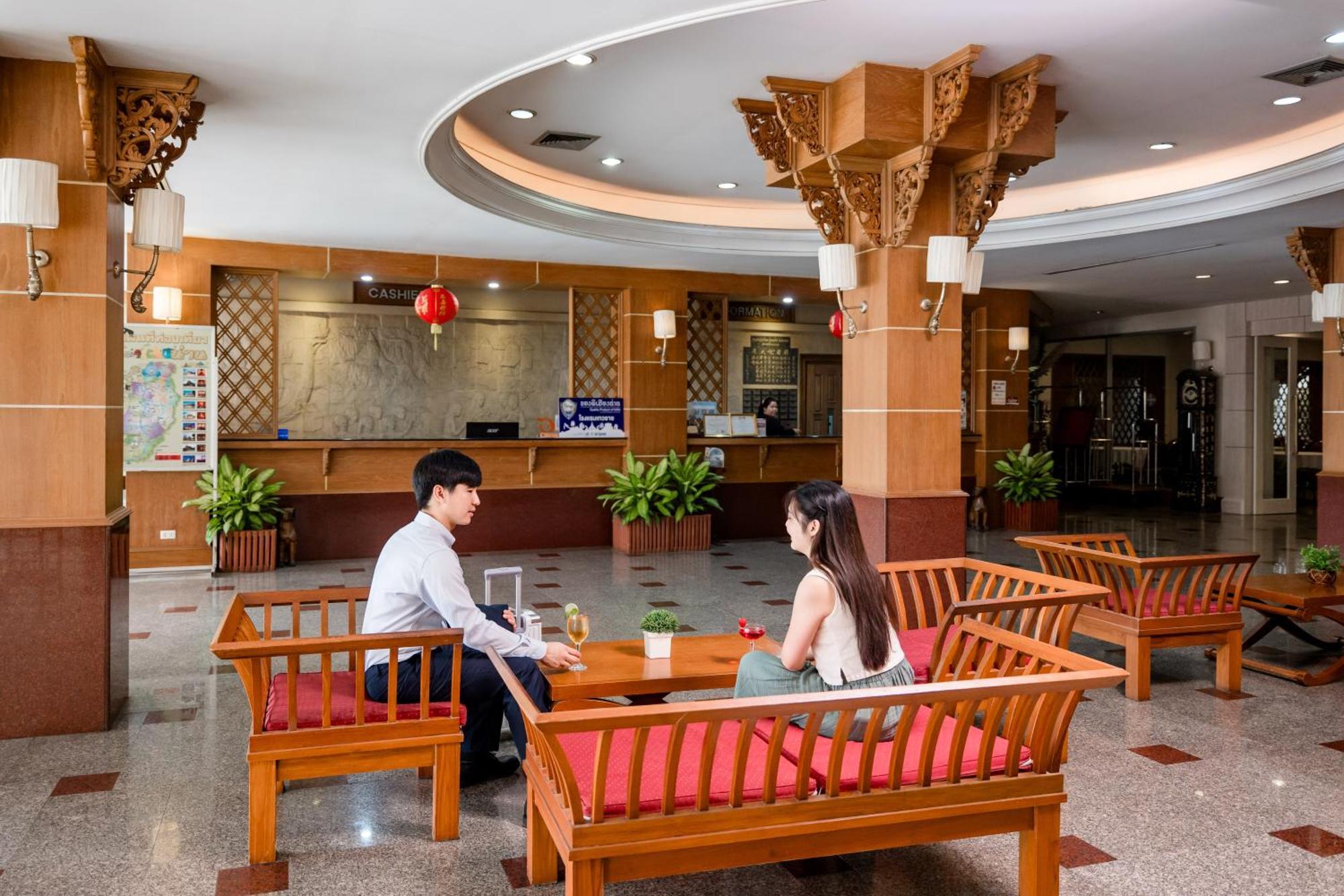 Dhevaraj Hotel Нан Экстерьер фото